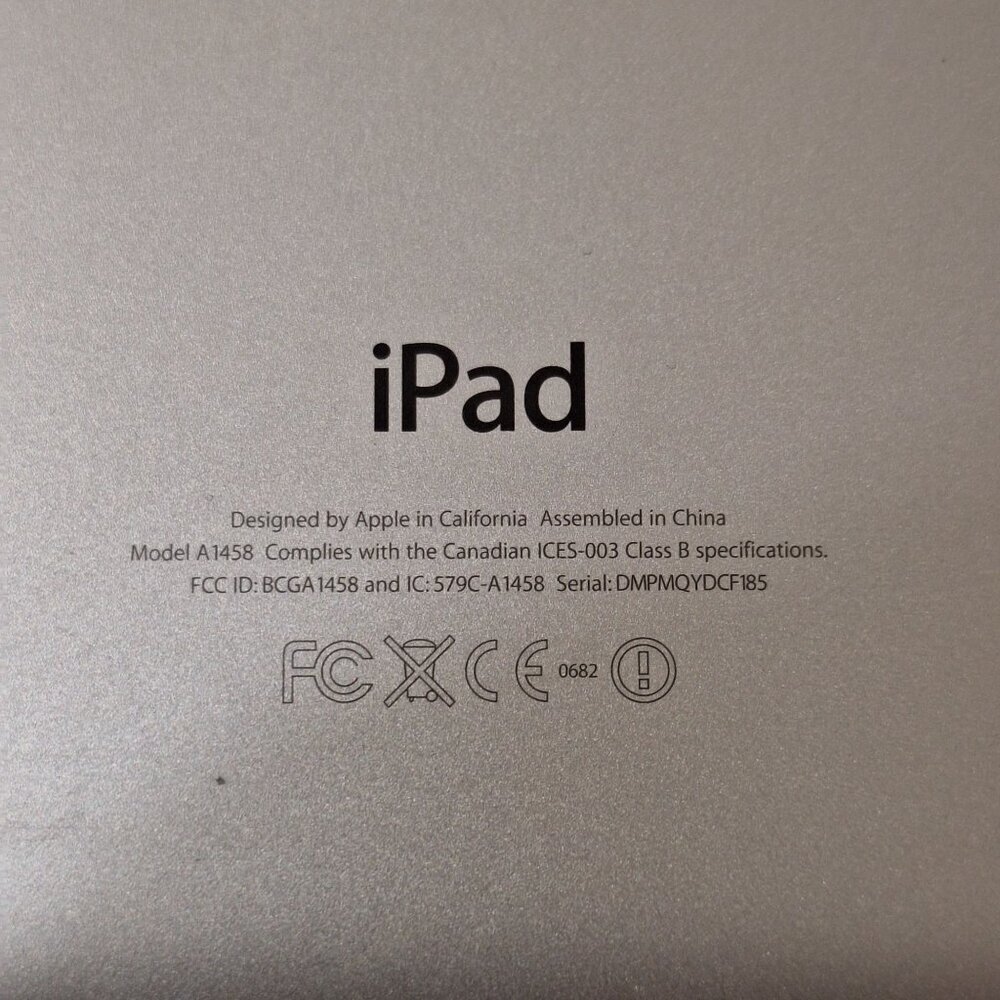 Ipad Model a1458 4th generation - Picture 2 of 4